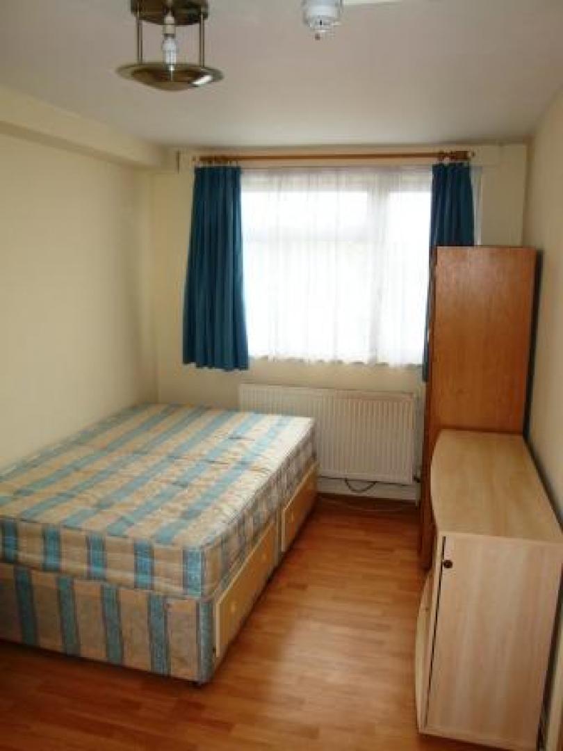 			NEW INSTRUCTION, 1 Bedroom, 1 bath, 1 reception Flat			 Leeside Crescent, GOLDERS GREEN